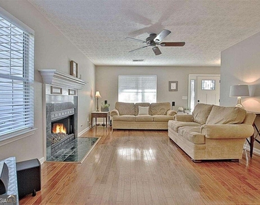 212 Brighton Path - Photo Thumbnail 11