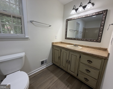 107 Austin Court - Photo Thumbnail 6