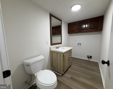 107 Austin Court - Photo Thumbnail 4