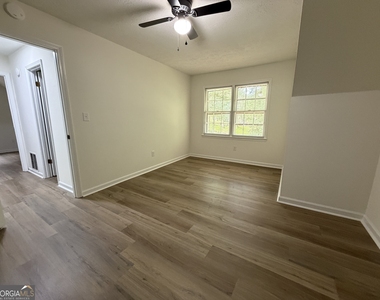 107 Austin Court - Photo Thumbnail 7