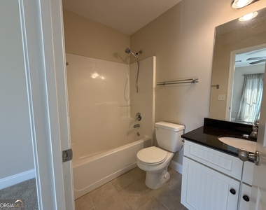 200 Rivergrove Parkway - Photo Thumbnail 4