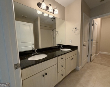 200 Rivergrove Parkway - Photo Thumbnail 6
