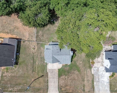 932 Clayton Street - Photo Thumbnail 30