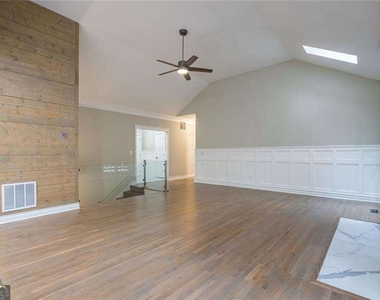 3924 Ashford Dunwood Road Ne - Photo Thumbnail 13