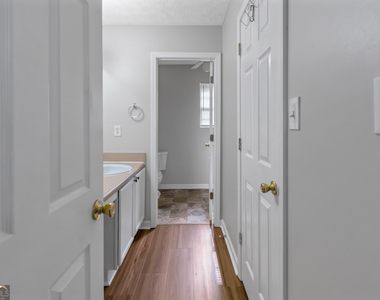 97 Livingston Lane - Photo Thumbnail 12