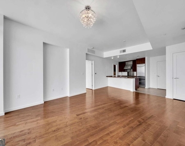 3325 Piedmont Road Ne - Photo Thumbnail 7