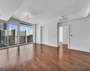 3325 Piedmont Road Ne - Photo Thumbnail 4