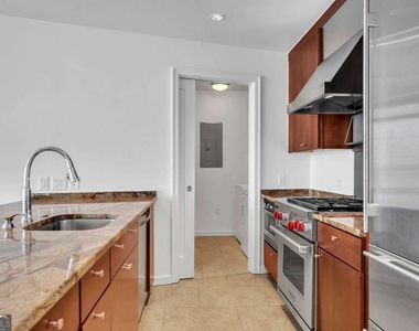 3325 Piedmont Road Ne - Photo Thumbnail 10