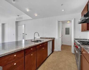 3325 Piedmont Road Ne - Photo Thumbnail 11