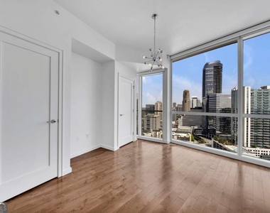 3325 Piedmont Road Ne - Photo Thumbnail 5