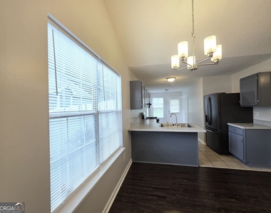 1504 Cain Court N - Photo Thumbnail 9