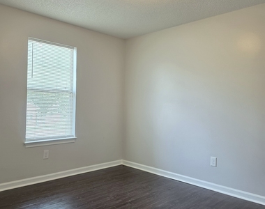 1504 Cain Court N - Photo Thumbnail 17