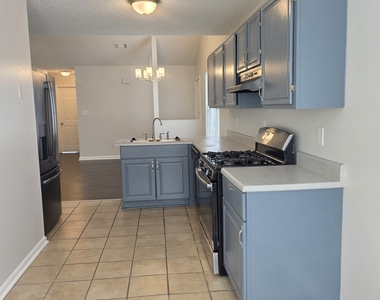 1504 Cain Court N - Photo Thumbnail 11