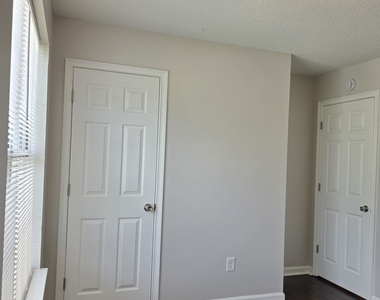 1504 Cain Court N - Photo Thumbnail 19