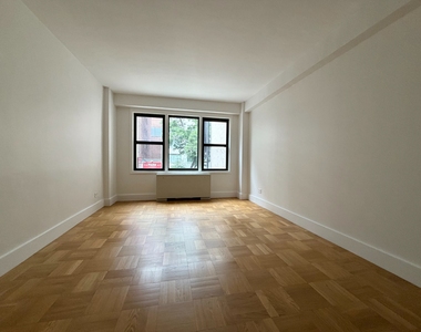 63rd Street & 3rd Avenue  - Photo Thumbnail 2