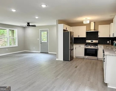 1523 Delia Drive - Photo Thumbnail 4