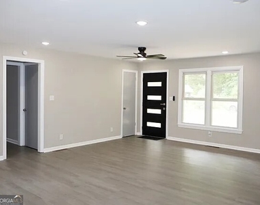 1523 Delia Drive - Photo Thumbnail 2