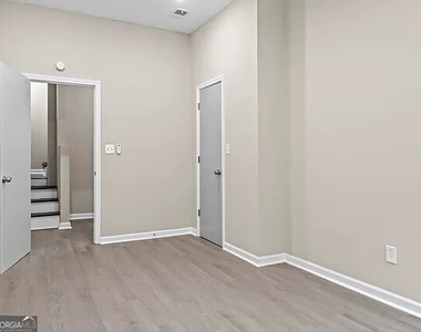1523 Delia Drive - Photo Thumbnail 20