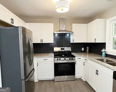 1523 Delia Drive - Photo Thumbnail 5