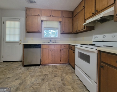 12 Candlewood Terrace - Photo Thumbnail 3