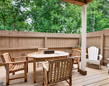 3140 Seven Pines Court - Photo Thumbnail 20
