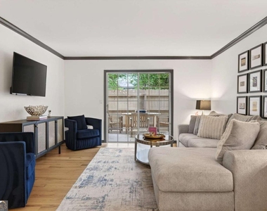 3140 Seven Pines Court - Photo Thumbnail 3