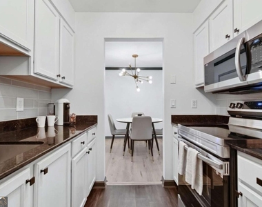 3140 Seven Pines Court - Photo Thumbnail 10