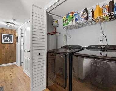 3140 Seven Pines Court - Photo Thumbnail 12