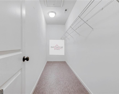16 Lochurst Lane - Photo Thumbnail 8