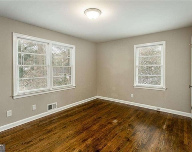 2720 Stonecreek Road Se - Photo Thumbnail 12