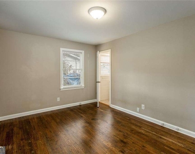 2720 Stonecreek Road Se - Photo Thumbnail 13