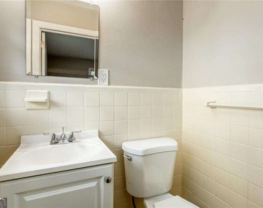 2720 Stonecreek Road Se - Photo Thumbnail 16