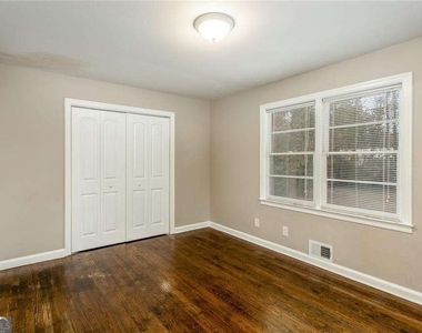2720 Stonecreek Road Se - Photo Thumbnail 15