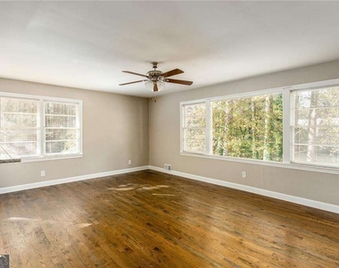2720 Stonecreek Road Se - Photo Thumbnail 4