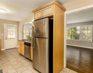 2720 Stonecreek Road Se - Photo Thumbnail 6