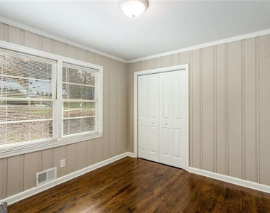 2720 Stonecreek Road Se - Photo Thumbnail 20