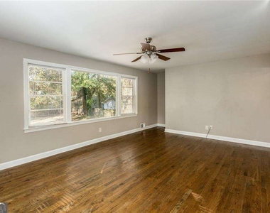 2720 Stonecreek Road Se - Photo Thumbnail 2