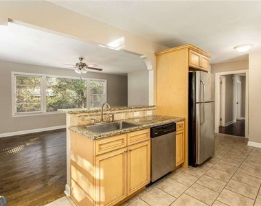 2720 Stonecreek Road Se - Photo Thumbnail 9