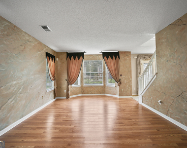 2224 Eagles Nest Circle - Photo Thumbnail 4