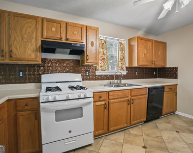 2224 Eagles Nest Circle - Photo Thumbnail 18