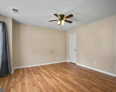 2224 Eagles Nest Circle - Photo Thumbnail 5