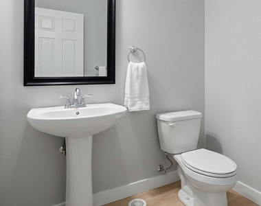 1209 Bronze Oak Way - Photo Thumbnail 4