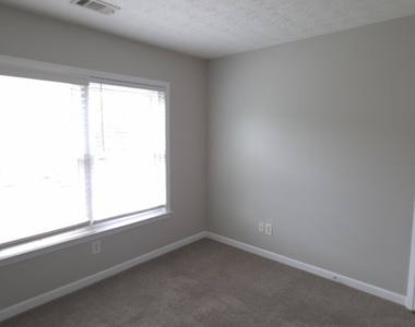 1209 Bronze Oak Way - Photo Thumbnail 5