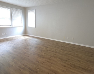 1209 Bronze Oak Way - Photo Thumbnail 1