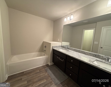 428 Mulberry Row Se - Photo Thumbnail 10