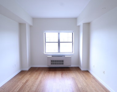 Kew Gardens Hills - Photo Thumbnail 8