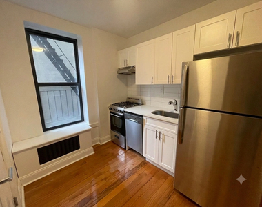 1427 York Avenue - Photo Thumbnail 2