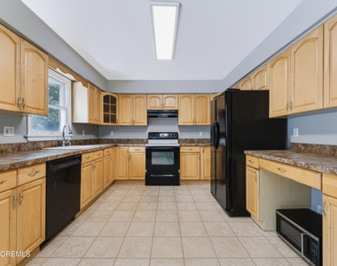 1317 3rd Avenue - Photo Thumbnail 9