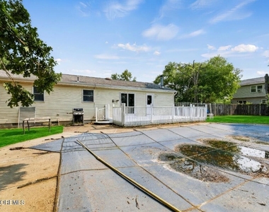 1317 3rd Avenue - Photo Thumbnail 17