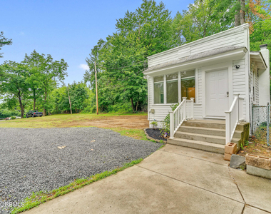 302 Schoolhouse Road - Photo Thumbnail 2